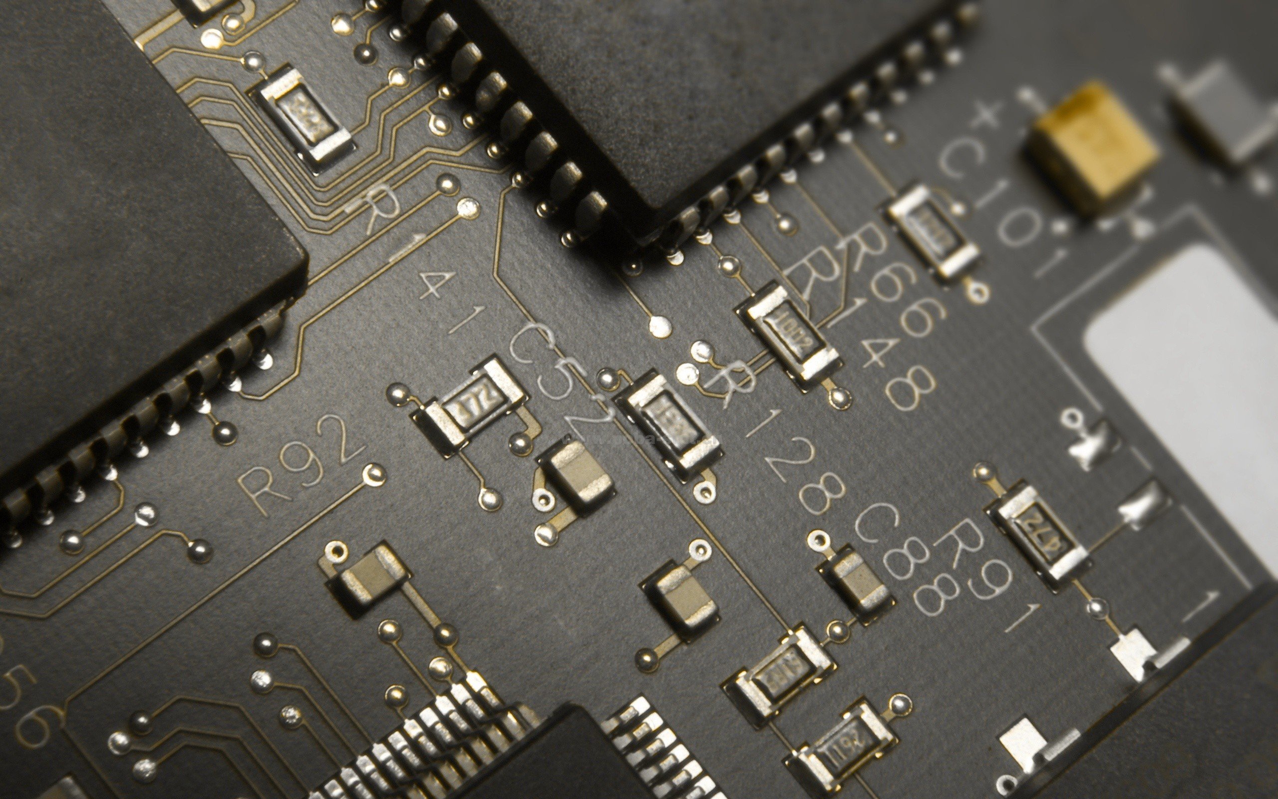 PCB電路板與PCBA電路板之間存在什么區(qū)別？